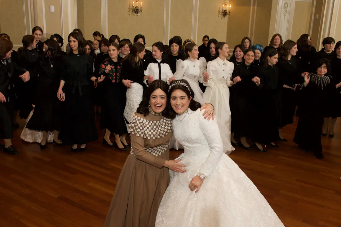 Women's dancing: before color correction